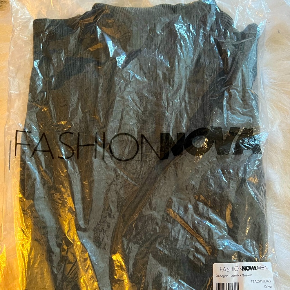 Fashion Nova Men DeAngelo Turtleneck sweater in olive